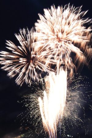 毎年恒例の札幌西高　花火大会をNikonのCoolPIX P1100で撮って見た。