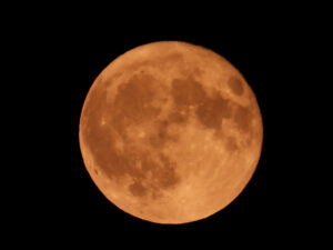 琴似の空！スーパームーンが突如、出現！