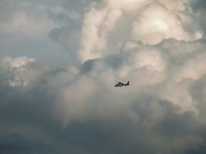 札幌琴似の空！ ヘリコプターが、雄大な空に感動し、一日が癒される。