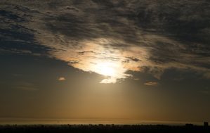 美しい琴似の空！ 様々な思いが下りてくるのかな？